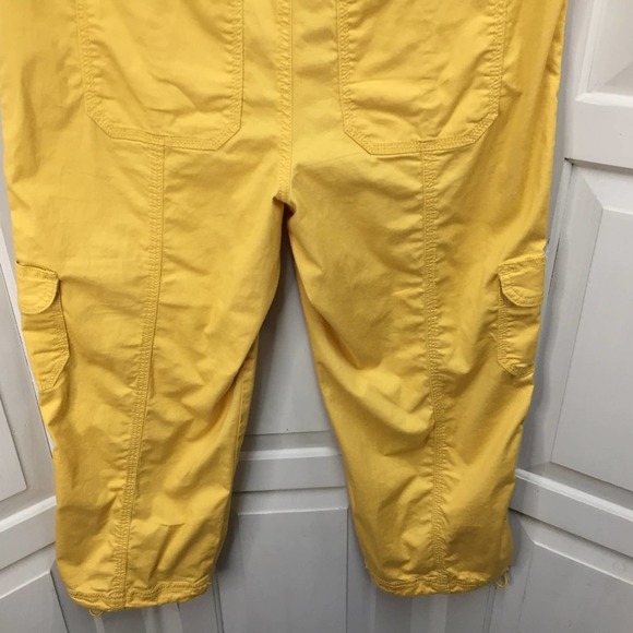 Style & Co Yellow Cargo Style Capris - Picture 14 of 15